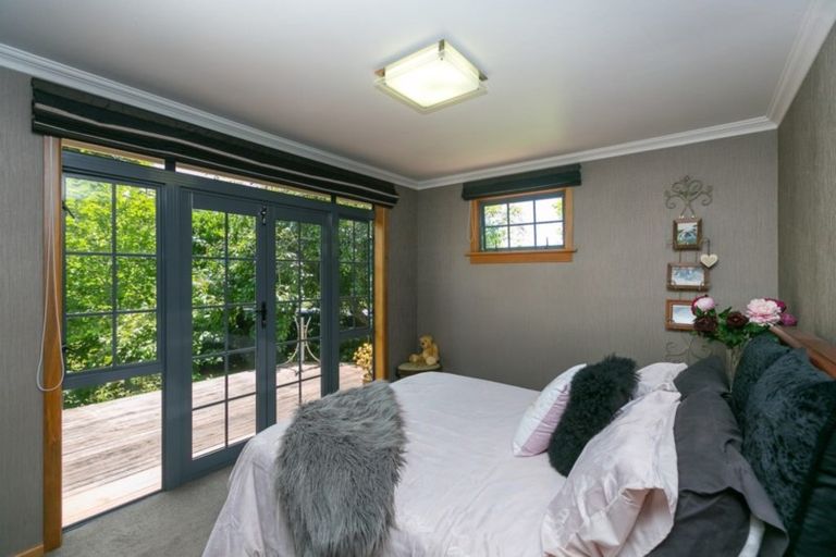 Photo of property in 3 Burgess Hill Road, Burgess Park, New Plymouth, 4371