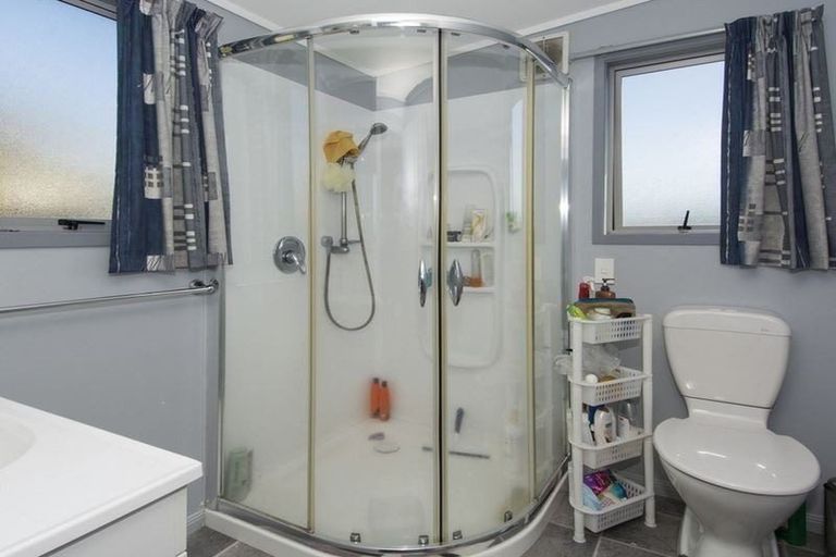 Photo of property in 380 Welcome Bay Road, Welcome Bay, Tauranga, 3175