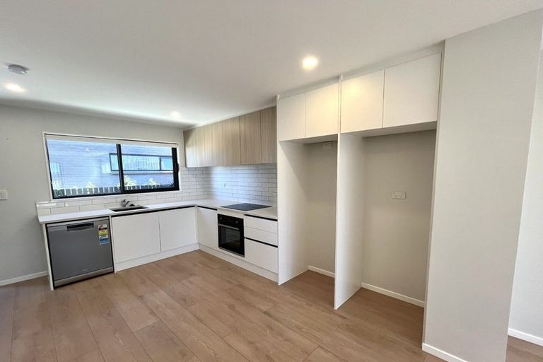 Photo of property in 54 Huri Street, Mangere Bridge, Auckland, 2022