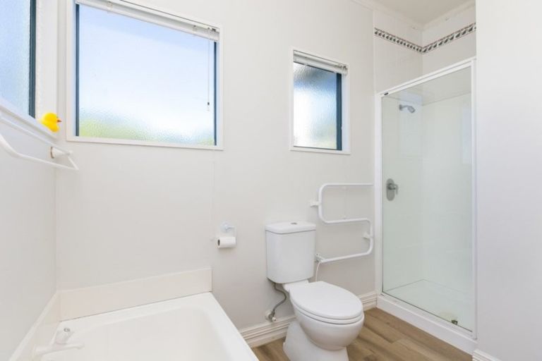 Photo of property in 46 Apuka Street, Brooklyn, Wellington, 6021