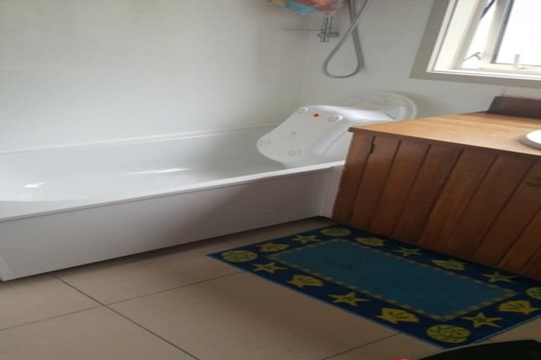 Photo of property in 3 Glamorgan Street, Northland, Wellington, 6012