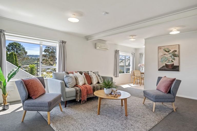 Photo of property in 26 Gentian Street, Timberlea, Upper Hutt, 5018