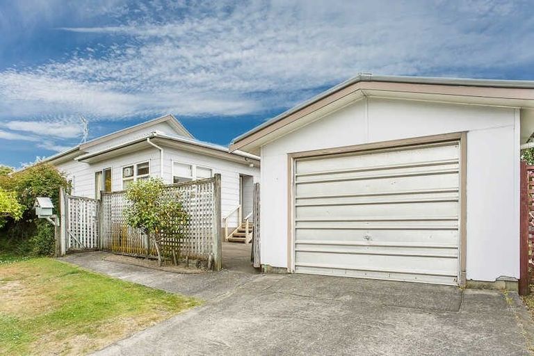 Photo of property in 2 Lorien Court, Raumati Beach, Paraparaumu, 5032