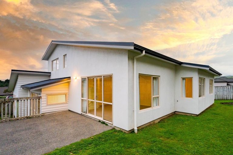 Photo of property in 20 Dusky Crescent, Aotea, Porirua, 5024