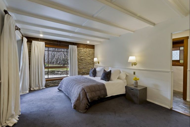 Photo of property in 11 Arrowtown-lake Hayes Road, Lake Hayes, Queenstown, 9371