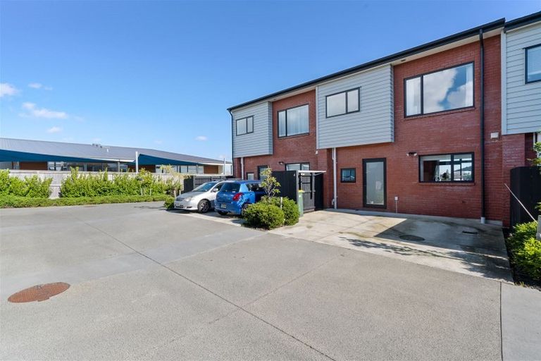 Photo of property in 4 Fermi Lane, Papakura, 2110
