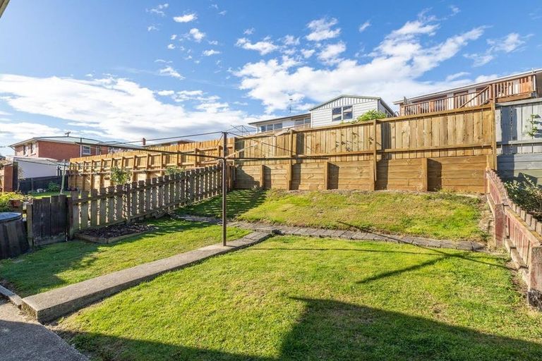 Photo of property in 4 Elwyn Crescent, Green Island, Dunedin, 9018