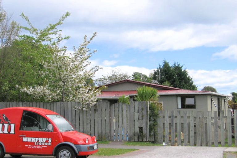 Photo of property in 37 Tamatea Road, Taupo, 3330
