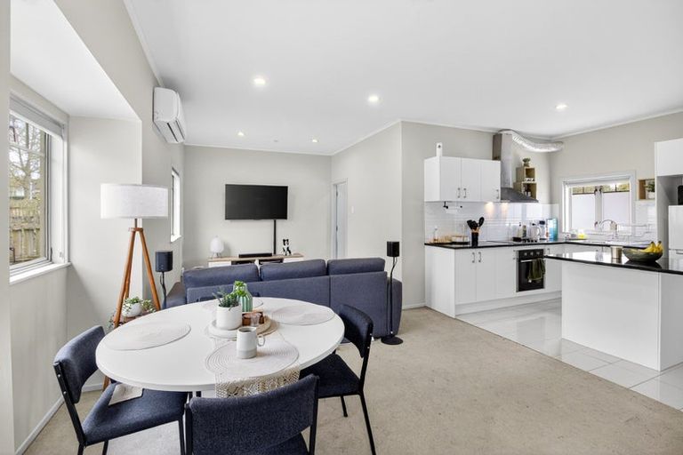 Photo of property in 1/5 Seabrook Avenue, New Lynn, Auckland, 0600