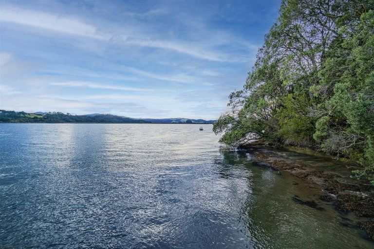 Photo of property in 295 Kopaki Point, Cooks Beach, Whitianga, 3591