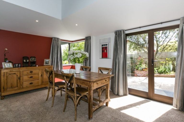 Photo of property in 70 Le Quesne Road, Bay View, Napier, 4104