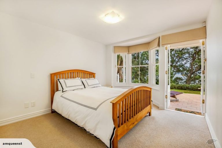 Photo of property in 36 Queen Street, Northcote Point, Auckland, 0627