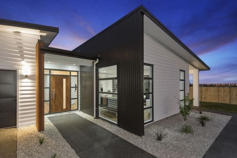 Photo of property in 9 Waireka Road, Rototuna North, Hamilton, 3210