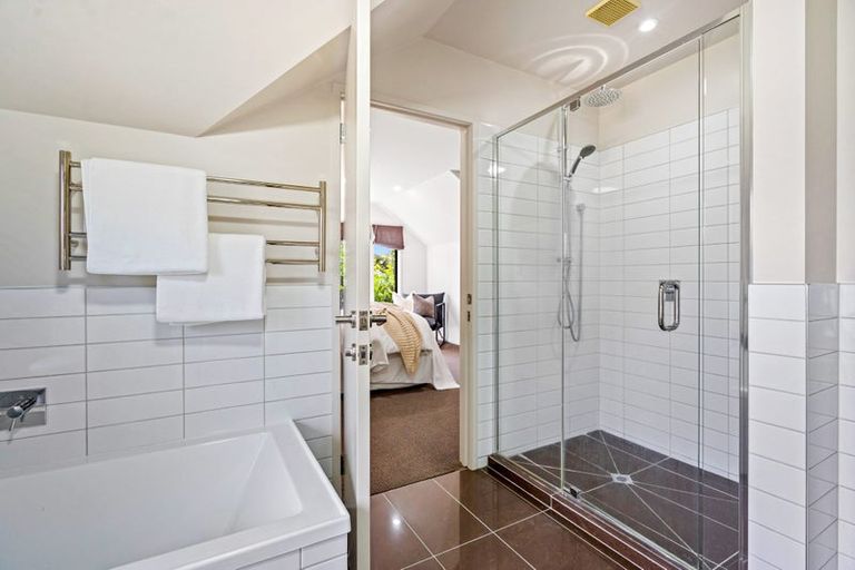 Photo of property in 98b Western Hills Drive, Kensington, Whangarei, 0112