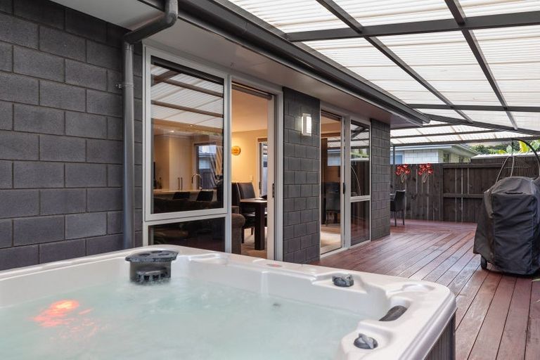 Photo of property in 103 Ballintoy Park Drive, Welcome Bay, Tauranga, 3175