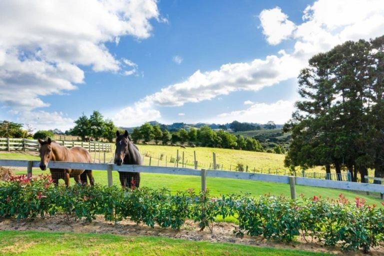 Photo of property in 28 Peters Lane, Taupaki, Henderson, 0782