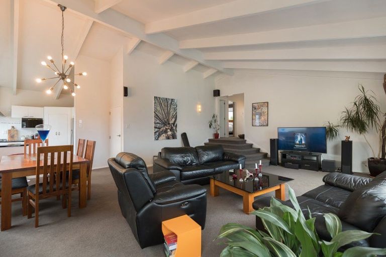 Photo of property in 20 Greenstone Place, Fernhill, Queenstown, 9300