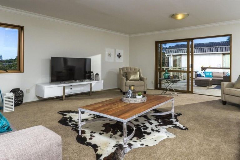 Photo of property in 9 Coromandel Crescent, Mairangi Bay, Auckland, 0630