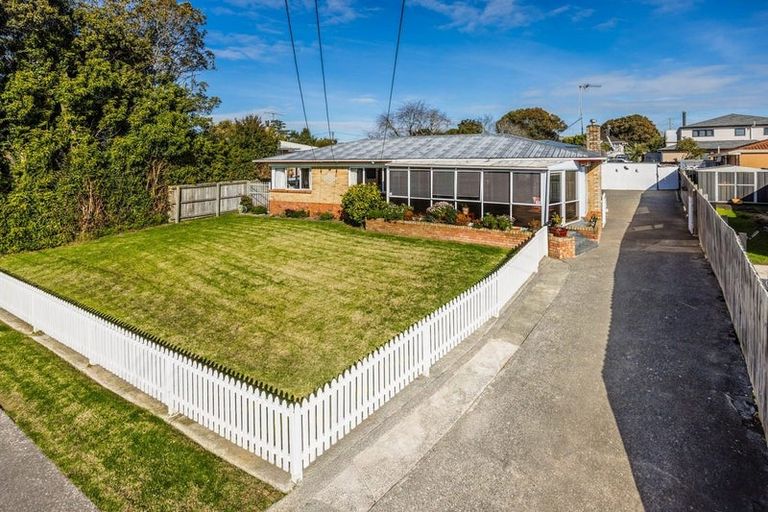 Photo of property in 15 Fields Road, Manurewa, Auckland, 2102