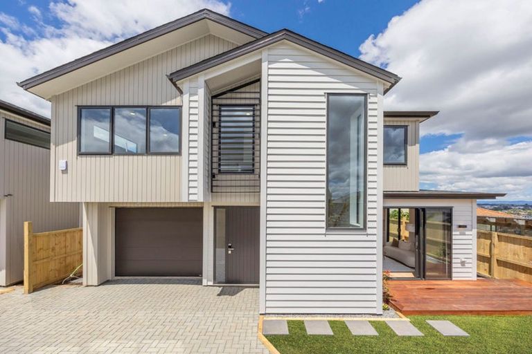 Photo of property in 744c East Coast Road, Pinehill, Auckland, 0630