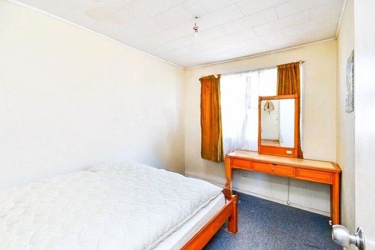 Photo of property in 8 Staverton Crescent, Mangere, Auckland, 2022