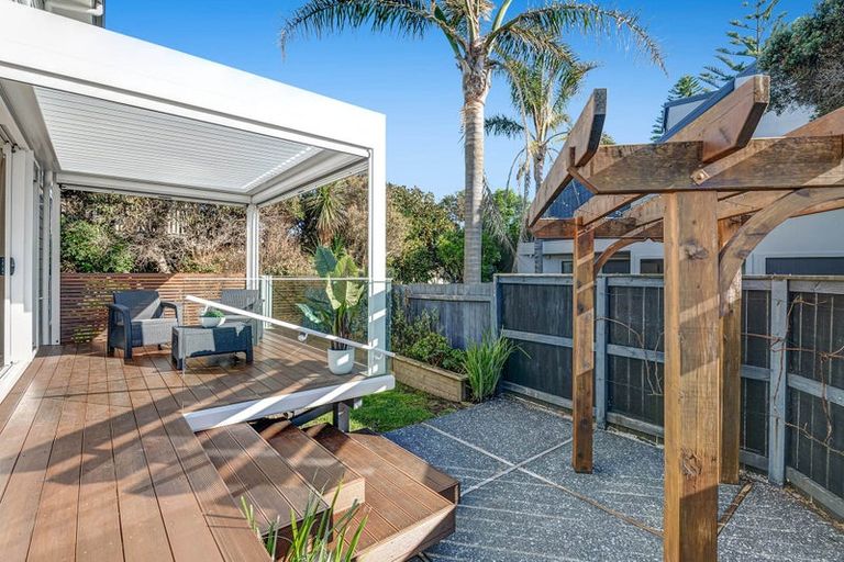 Photo of property in 63a Walton Street, Red Beach, 0932