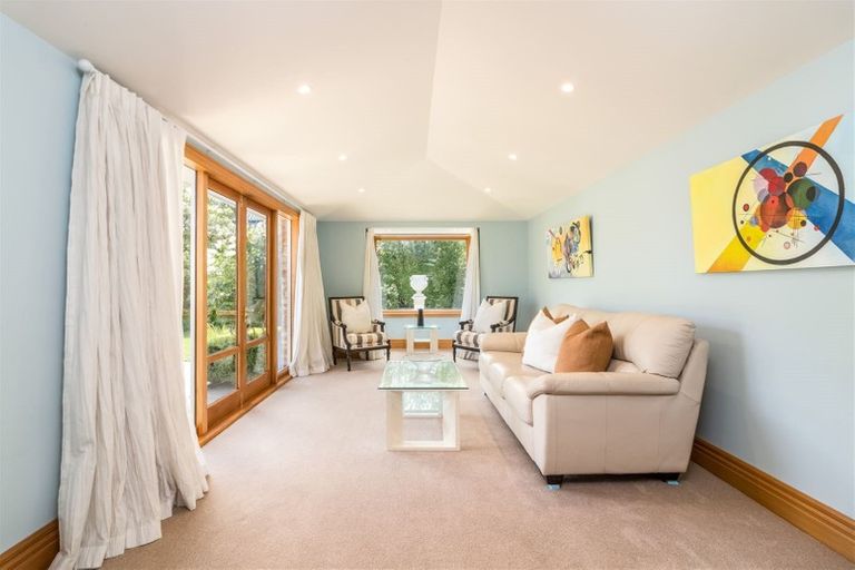 Photo of property in 40 Weka Street, Fendalton, Christchurch, 8041