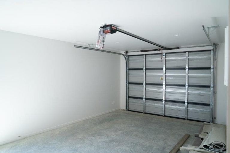 Photo of property in 2 Matakanui Lane, Wanaka, 9305