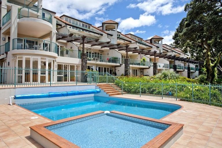 Photo of property in The Sands Apartments, 10/47 The Strand, Takapuna, Auckland, 0622