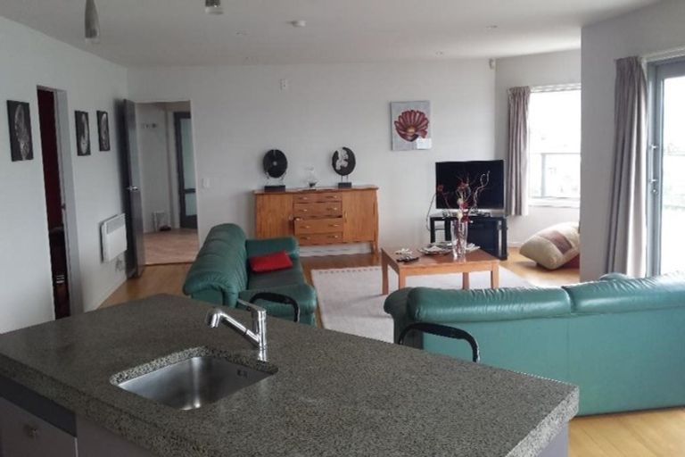 Photo of property in 10 Paratu Way, Strathmore Park, Wellington, 6022