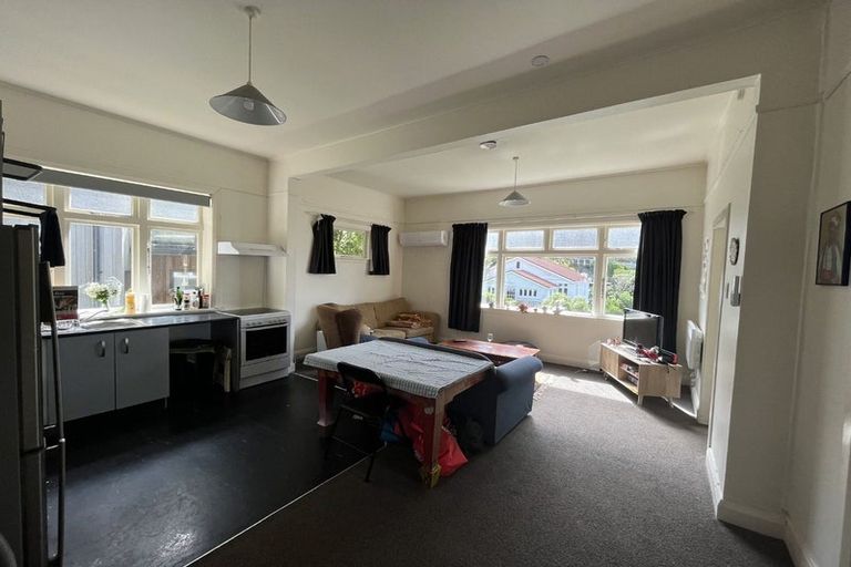 Photo of property in 151 Kelburn Parade, Kelburn, Wellington, 6012