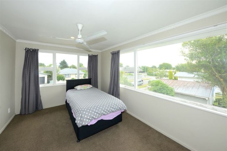 Photo of property in 3 Shirldale Place, Avonhead, Christchurch, 8042