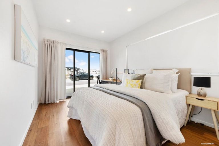 Photo of property in 4 Hea Road, Hobsonville, Auckland, 0616