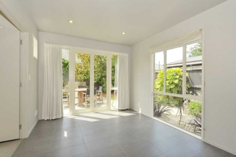 Photo of property in 19a Beatrice Place, Avonhead, Christchurch, 8042