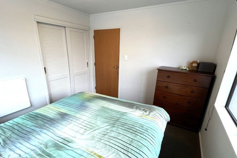 Photo of property in 2/64 Kaikoura Street, Maupuia, Wellington, 6022