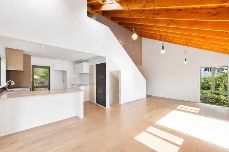 Photo of property in 6 Tree Fern Trail, Campbells Bay, Auckland, 0630