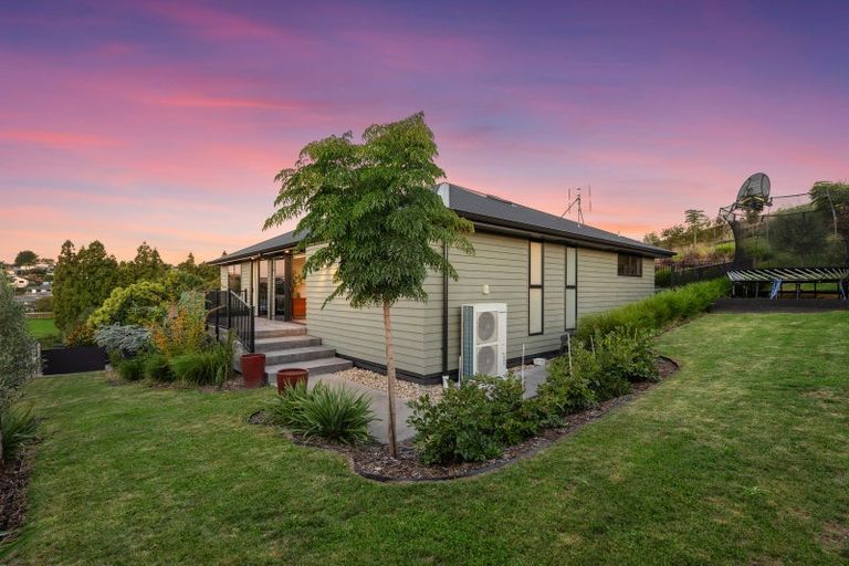 Photo of property in 16 Mearns Way, Ohauiti, Tauranga, 3112