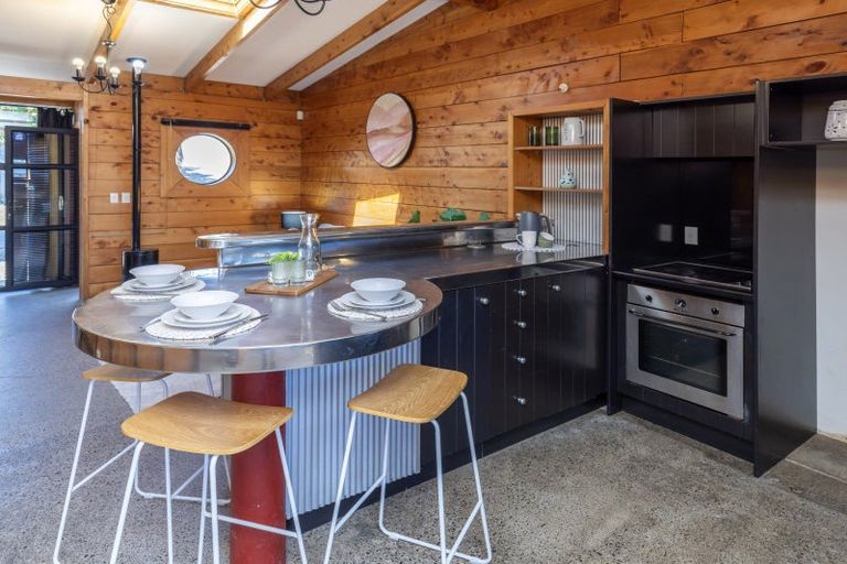 Photo of property in 102a Seaview Road, Paraparaumu Beach, Paraparaumu, 5032