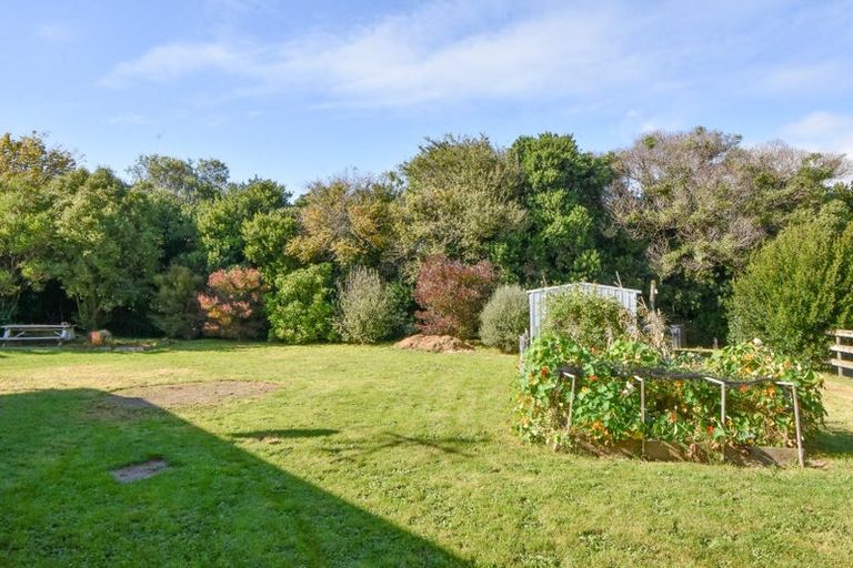 Photo of property in 44 Richmond Road, Carterton, 5713