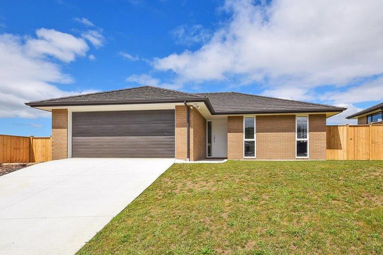 Photo of property in 12 Helenvale Crescent, Pokeno, 2402