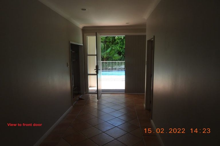 Photo of property in 6 David Beattie Place, Chatswood, Auckland, 0626