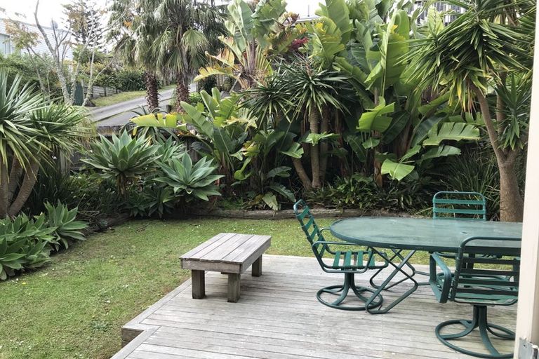 Photo of property in 72 Carlisle Road, Browns Bay, Auckland, 0632