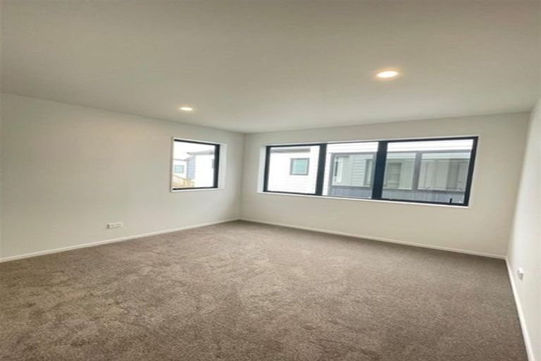 Photo of property in 59 Whare Kauri Road, Papakura, 2110