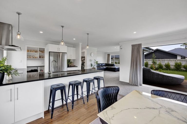 Photo of property in 7 Cross Street, Lepperton, New Plymouth, 4373