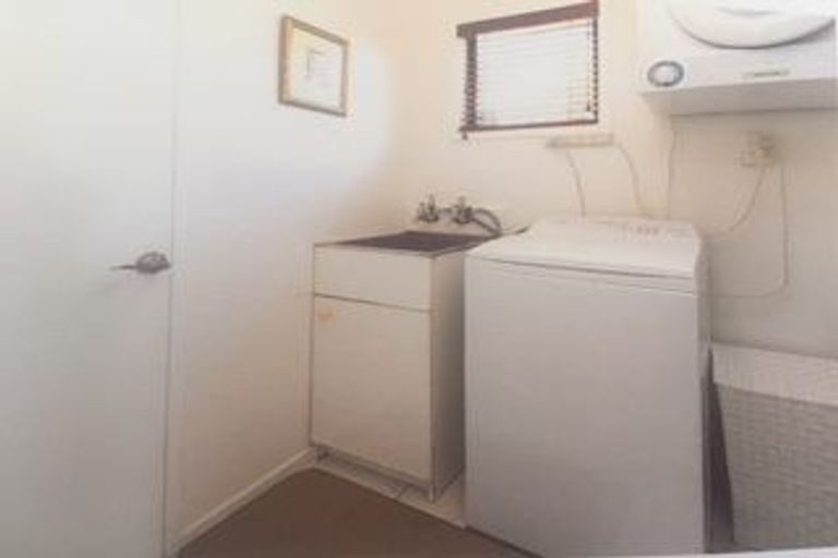 Photo of property in 22 Amorino Drive, Red Beach, 0932