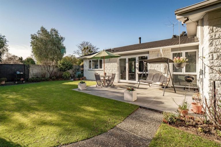 Photo of property in 11 Hanover Place, Ilam, Christchurch, 8041