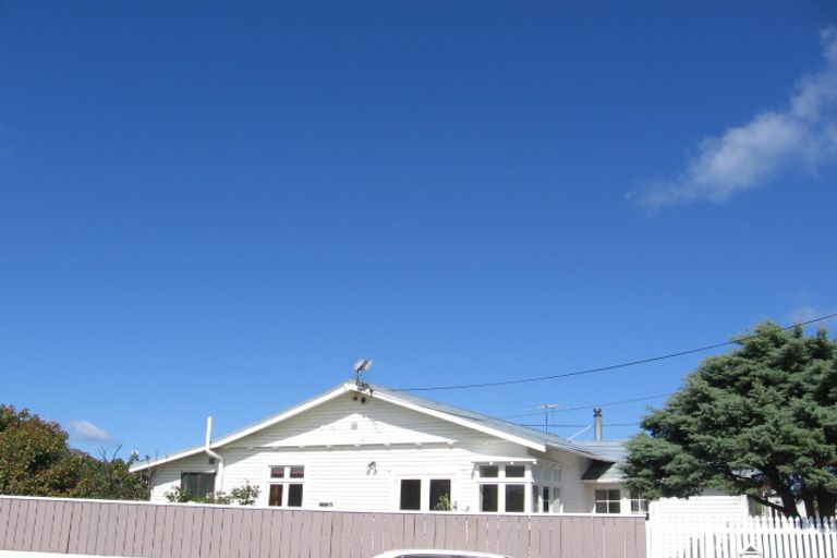 Photo of property in 2 Strathavon Road, Miramar, Wellington, 6022