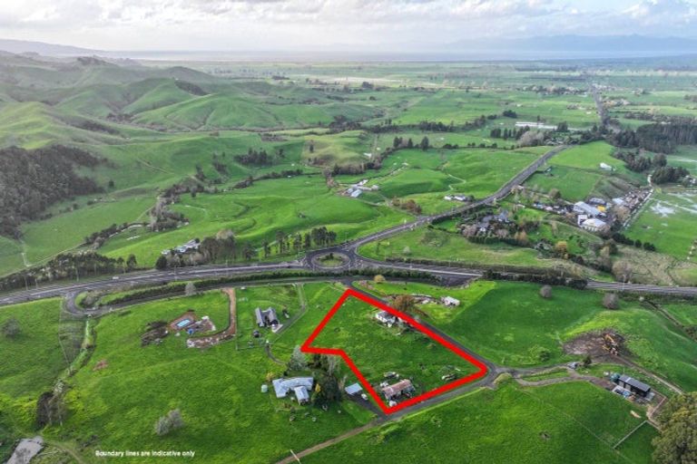 Photo of property in 8 Old Barn Road, Waitakaruru, 3576