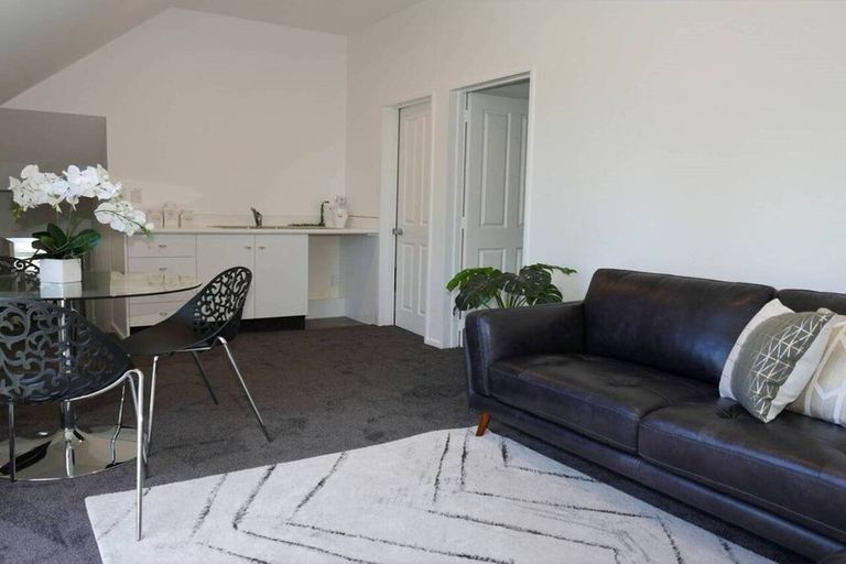 Photo of property in 2/116 Hackthorne Road, Cashmere, Christchurch, 8022