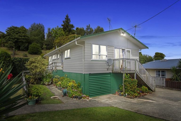 Photo of property in 32 Memorial Drive, Parahaki, Whangarei, 0112